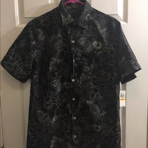NWT Van Heusen men’s Hawaiian shirt, size Small